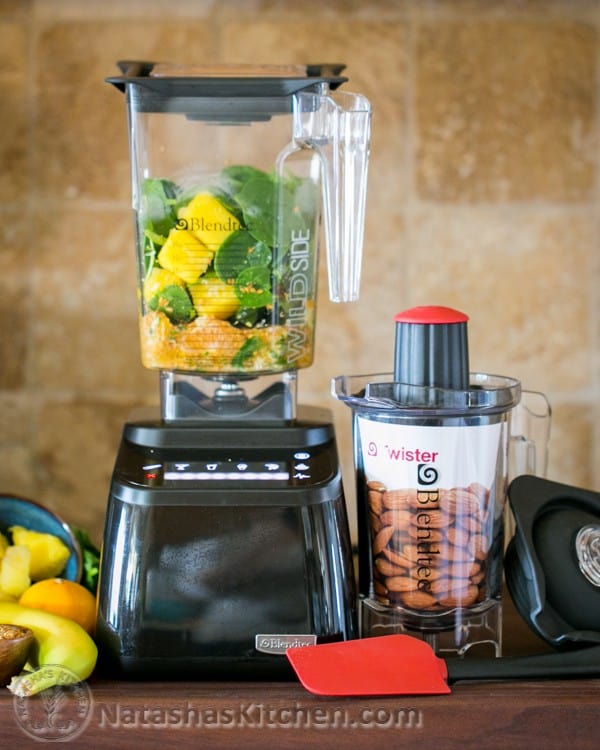 Blendtec Giveaway and Green Flaxie Shake
