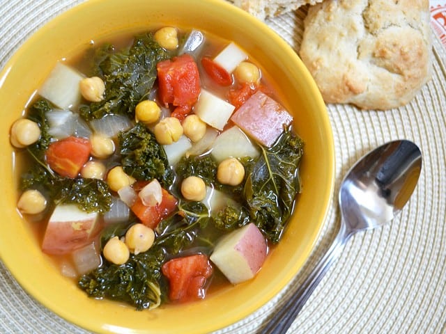 Kale & Chickpea Soup