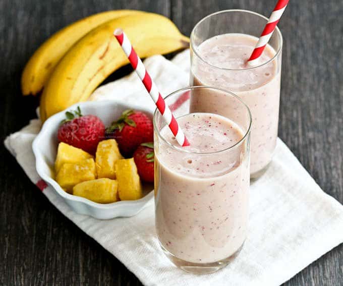 Pineapple Strawberry Smoothie and Green Smoothie Ebook