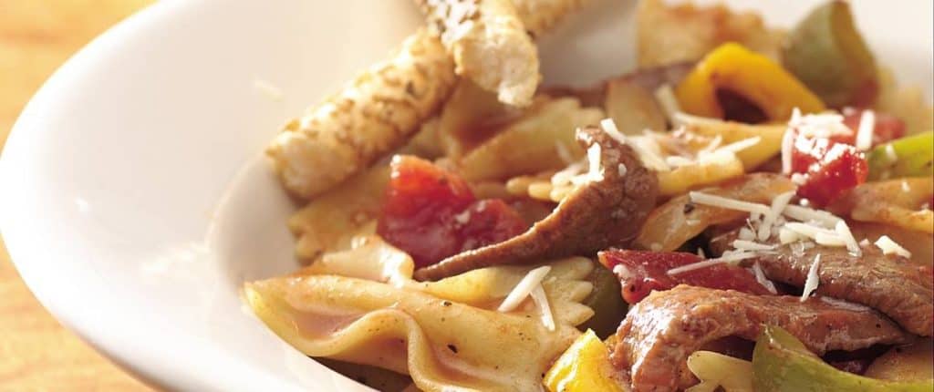 Bow-Tie Pasta with Beef and Tomatoes