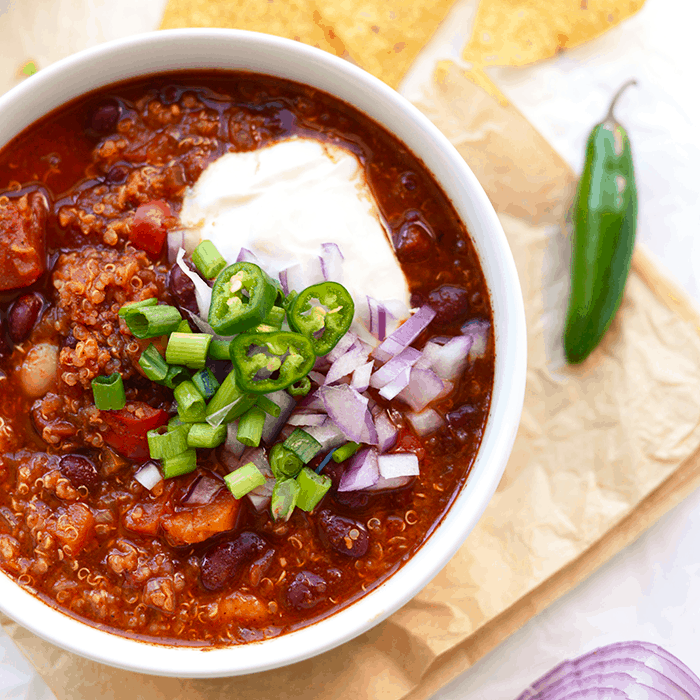 Roasted Red Pepper Vegan Chili with Quinoa