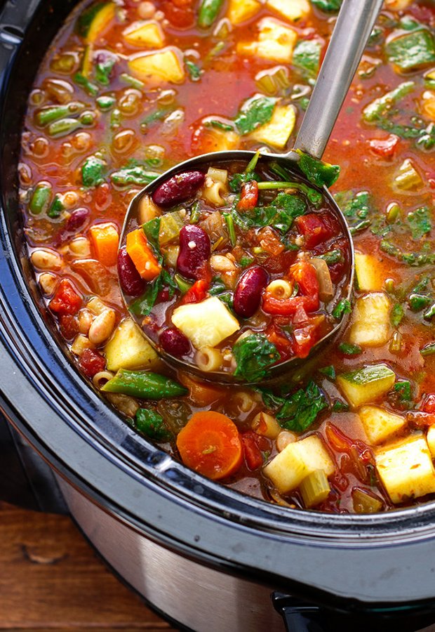 Homemade Minestrone Soup (Slow Cooker)